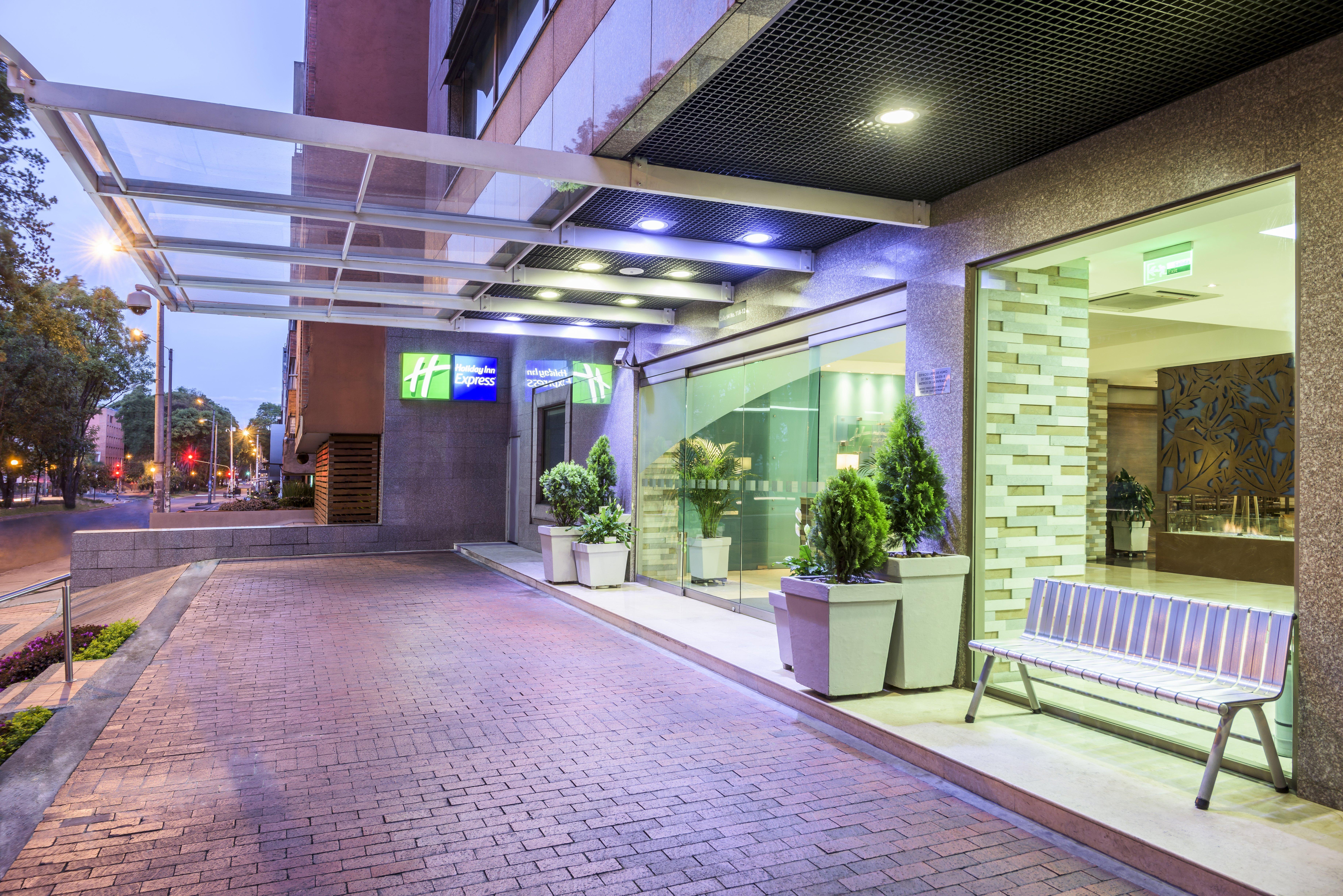 Holiday Inn Express Bogota - Parque La 93 By Ihg Exterior foto